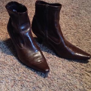 Bass Ankle boot brown side zipper 7 1/2